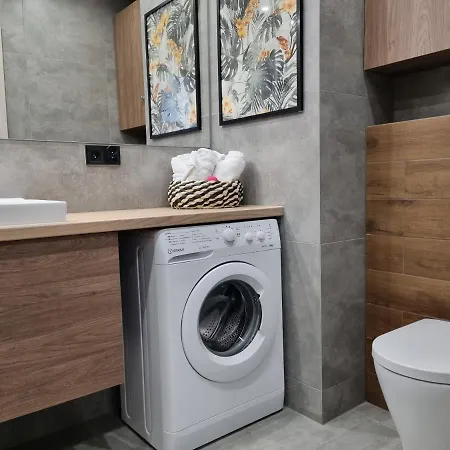 Q Enter- 2 Pokojowy Klimatyzowany Przy Manufakturze Z Garażem Gratis, Fv Apartament *