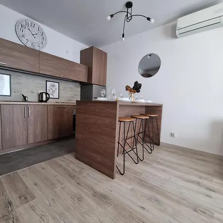 Q Enter- 2 Pokojowy Klimatyzowany Przy Manufakturze Z Garażem Gratis, Fv Apartament