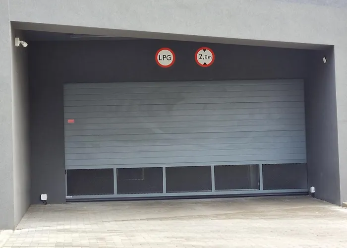 Διαμέρισμα Q Enter- 2 Pokojowy Klimatyzowany Przy Manufakturze Z Garazem Gratis, Fv Λοτζ